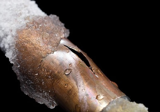Как спасти трубы от промерзания?