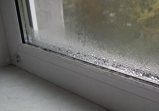 Пластиковые окна: избавляемся от влажности